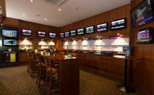 Royal Hotel Springwood - Springwood - SA Accommodation 3