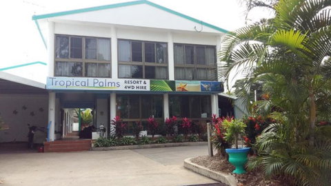 Tropical Palms Resort & 4WD Hire - SA Accommodation 3