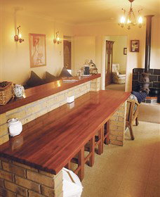 Hillside Bed And Breakfast And Gumnut Cottage - SA Accommodation 2