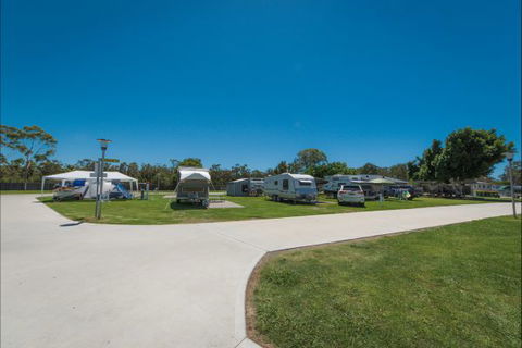 Colonial Holiday Park And Leisure Village - SA Accommodation 9