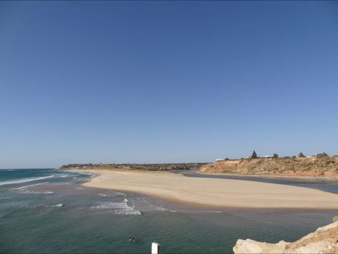 Christies Cottage For Holidays And Relocations. - SA Accommodation 6