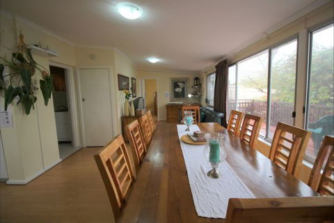 Christies Cottage For Holidays And Relocations. - SA Accommodation 10