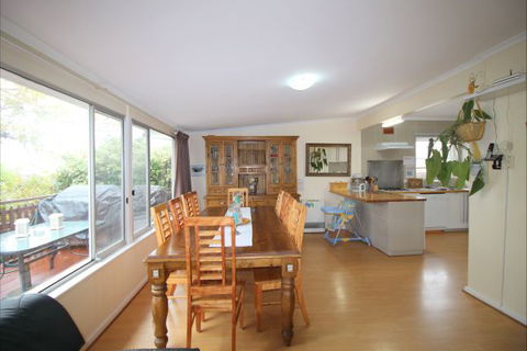 Christies Cottage For Holidays And Relocations. - SA Accommodation 12