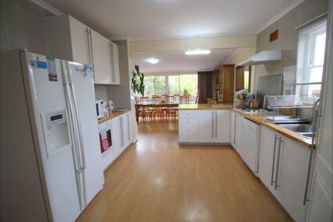 Christies Cottage For Holidays And Relocations. - SA Accommodation 13