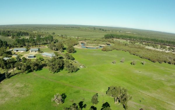 Muckenburra WA SA Accommodation