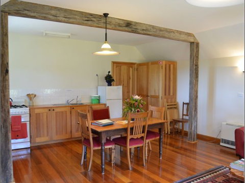 Herons Rise Vineyard Accommodation - SA Accommodation 2