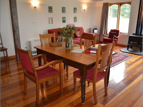 Herons Rise Vineyard Accommodation - SA Accommodation 5