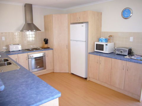 Century 21 SouthCoast: LaScala Skies - SA Accommodation 1