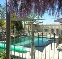 Must Love Dogs BB and Self-Contained Cottage - SA Accommodation