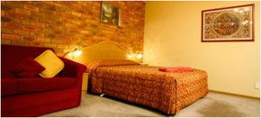 Best Western Pines Country Club Motor Inn - SA Accommodation 4