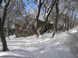 Akla Ski Lodge - SA Accommodation 0