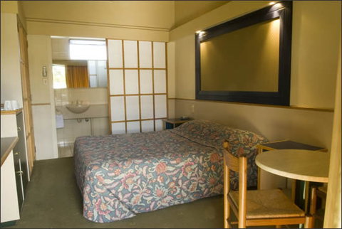 Tower Hotel - SA Accommodation 5