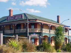 Streaky Bay Hotel Motel - SA Accommodation 0