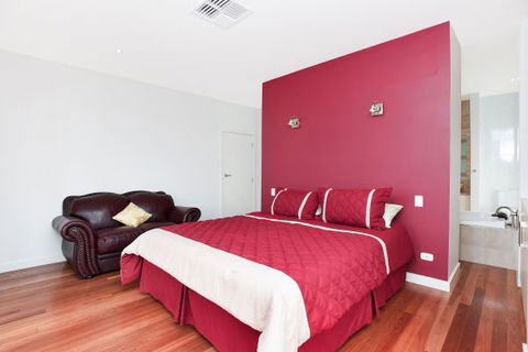 Il Grande Castello - SA Accommodation 6