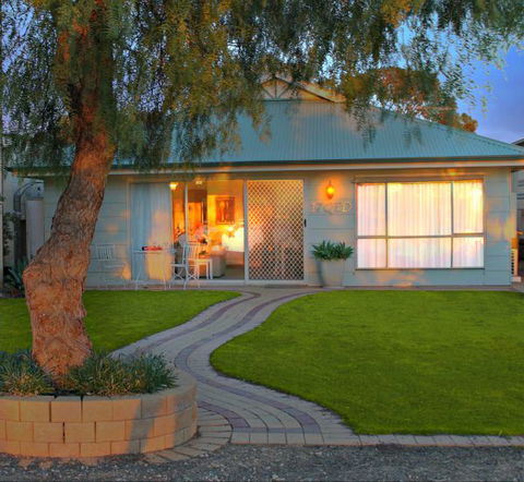 17 QED Lakehouse - SA Accommodation 0