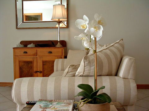 17 QED Lakehouse - SA Accommodation 4