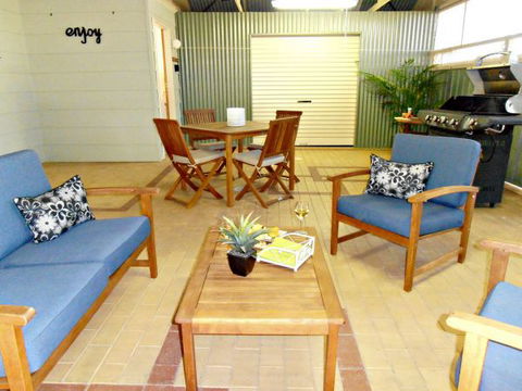 17 QED Lakehouse - SA Accommodation 6