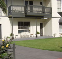 Glenelg Sea-Breeze BB - SA Accommodation
