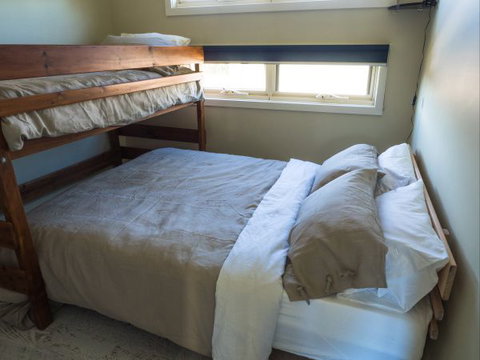 Alice's Palace Ocean Grove - SA Accommodation 7