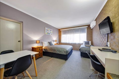 Central Deborah Motel - SA Accommodation 2
