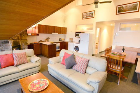 Falls Creek Country Club - SA Accommodation 3
