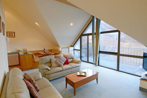 Falls Creek Country Club - SA Accommodation 4