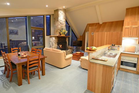 Falls Creek Country Club - SA Accommodation 5