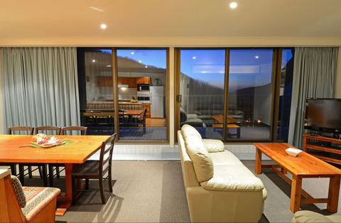Falls Creek Country Club - SA Accommodation 6