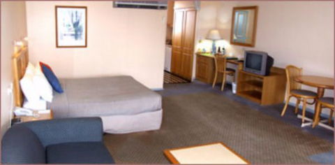 Federation Motor Inn Young - SA Accommodation 1
