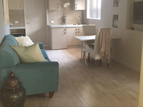Kindred Studio Apartments - SA Accommodation 0