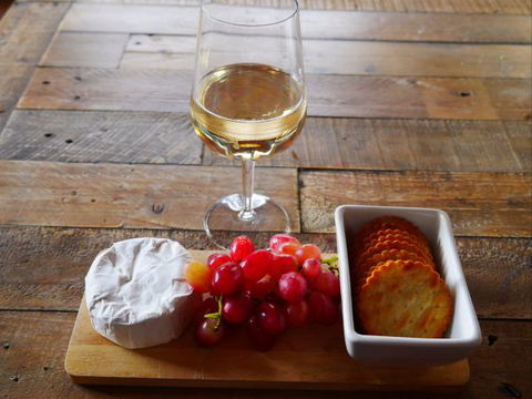 La Perrie Chalet Bed And Breakfast - SA Accommodation 4