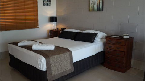 La Solana Holiday Apartments  - Mackay - SA Accommodation 3