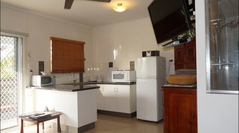 La Solana Holiday Apartments  - Mackay - SA Accommodation 5