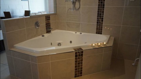 La Solana Holiday Apartments  - Mackay - SA Accommodation 8