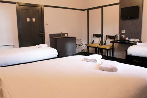 Royal Hotel Ryde - SA Accommodation 3