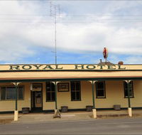 Royal Hotel Snake Valley - SA Accommodation
