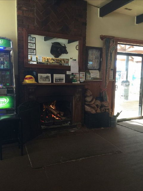 Royal Hotel Snake Valley - SA Accommodation 2