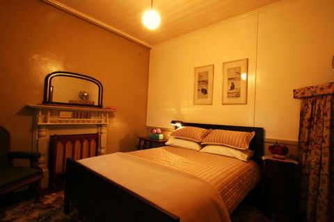 Shurdingtons Cottage - SA Accommodation 3