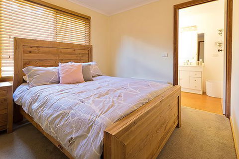 Snow Valley Lodge - SA Accommodation 1