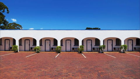 The Sails Motel - SA Accommodation 5