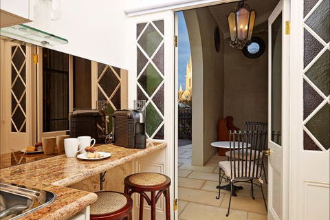 The Suites, Villa Belgravia - SA Accommodation 7