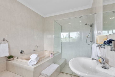 The Country House At Hunchy Luxury Bed And Breakfast Accommodation - SA Accommodation 3