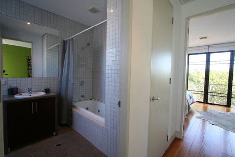 Two Five Zero / Richmond - SA Accommodation 7