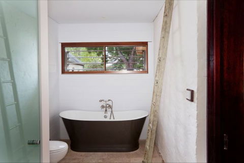 Vine Lodge Heritage Getaway - SA Accommodation 3