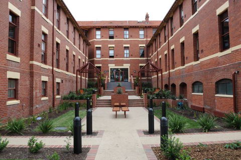 Yarra House - SA Accommodation 9
