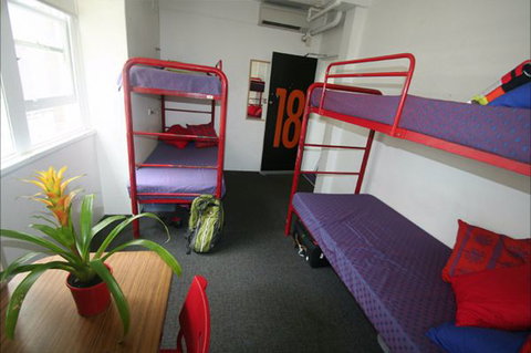 Zing! Backpackers Hostel - SA Accommodation 9