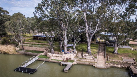 192 Page Drive Blanchetown -River Shack Rentals - SA Accommodation 9