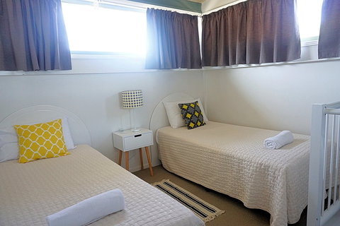 6 Point Lookout Beach Resort - SA Accommodation 5