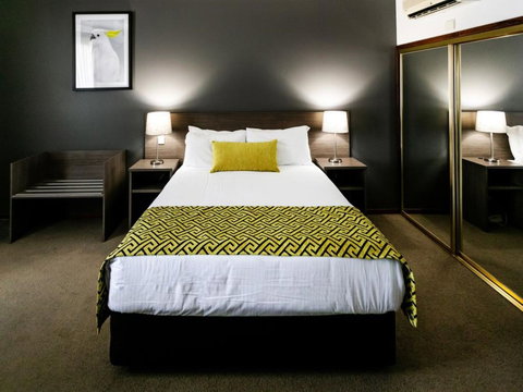 Best Western Plus Ambassador Orange - SA Accommodation 6