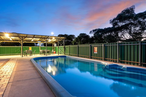 Border Village Roadhouse - SA Accommodation 1